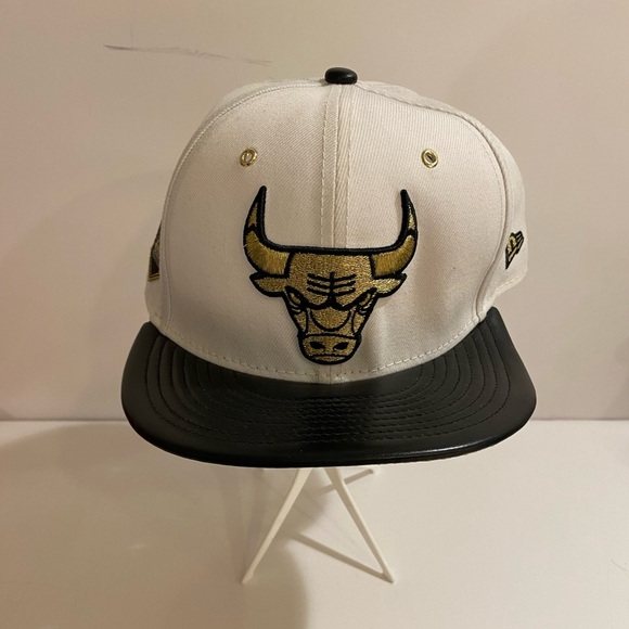 New Era Chicago Bulls Snap Back Hat (CN) - Picture 12 of 12